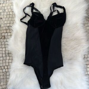 FOR LOVE & LEMONS BODYSUIT🖤